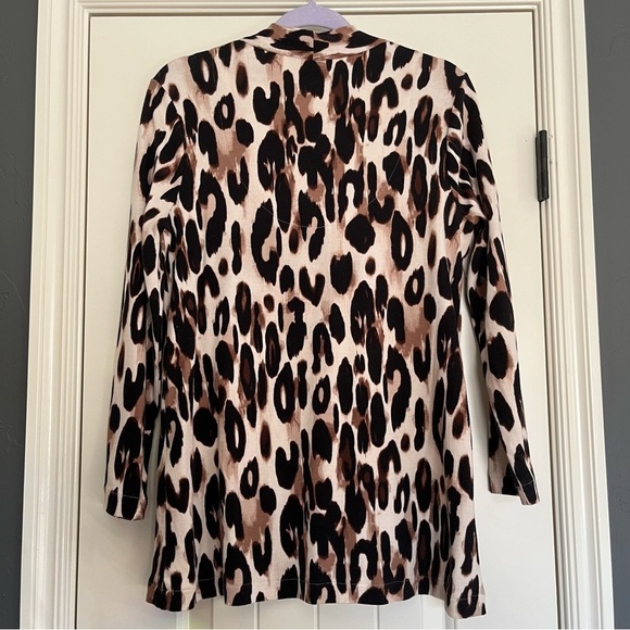Chicos Leopard Print Top Size 1 - Picture 2 of 4